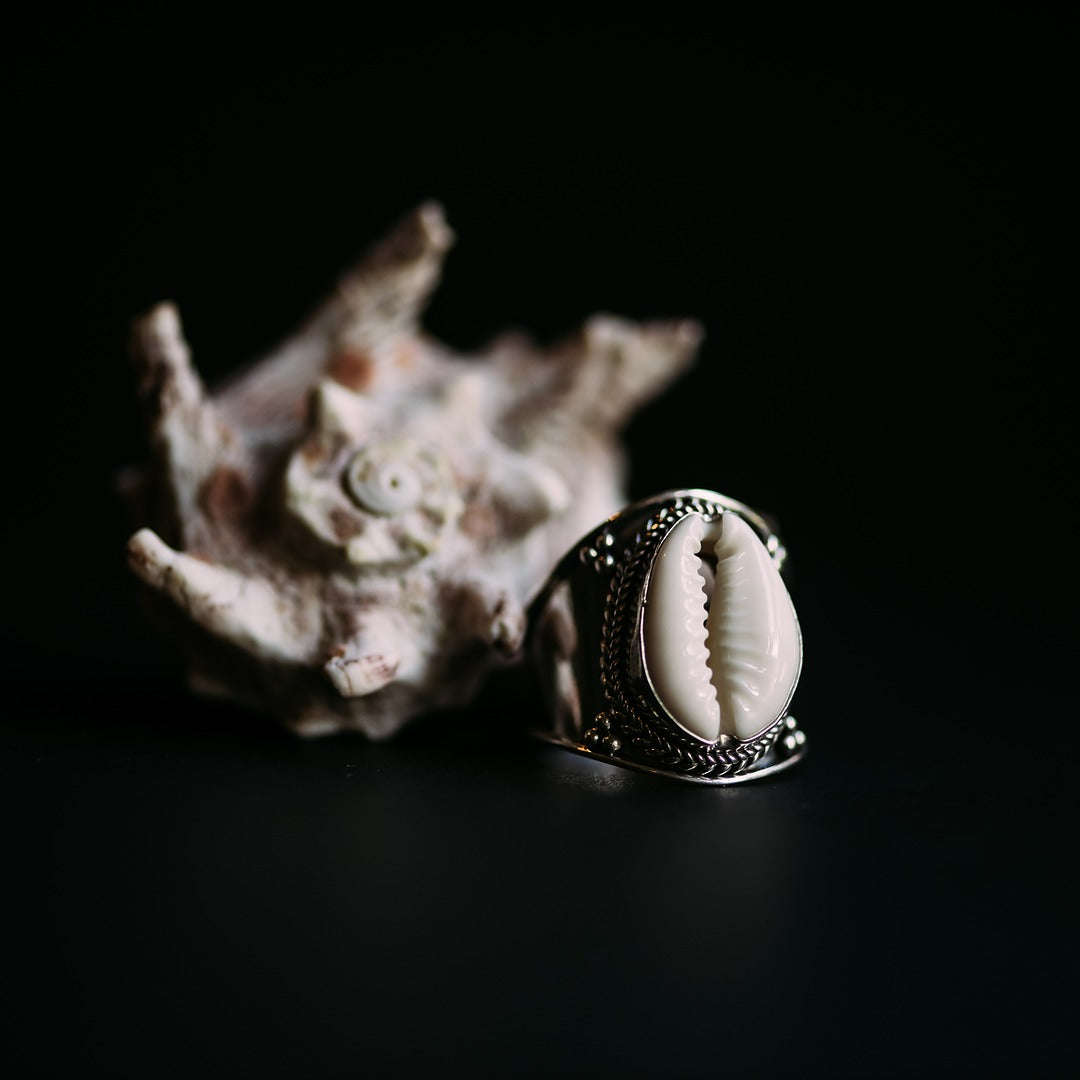 Bold Cowrie Shell Ring