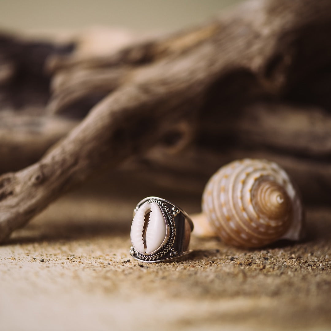 Bold Cowrie Shell Ring