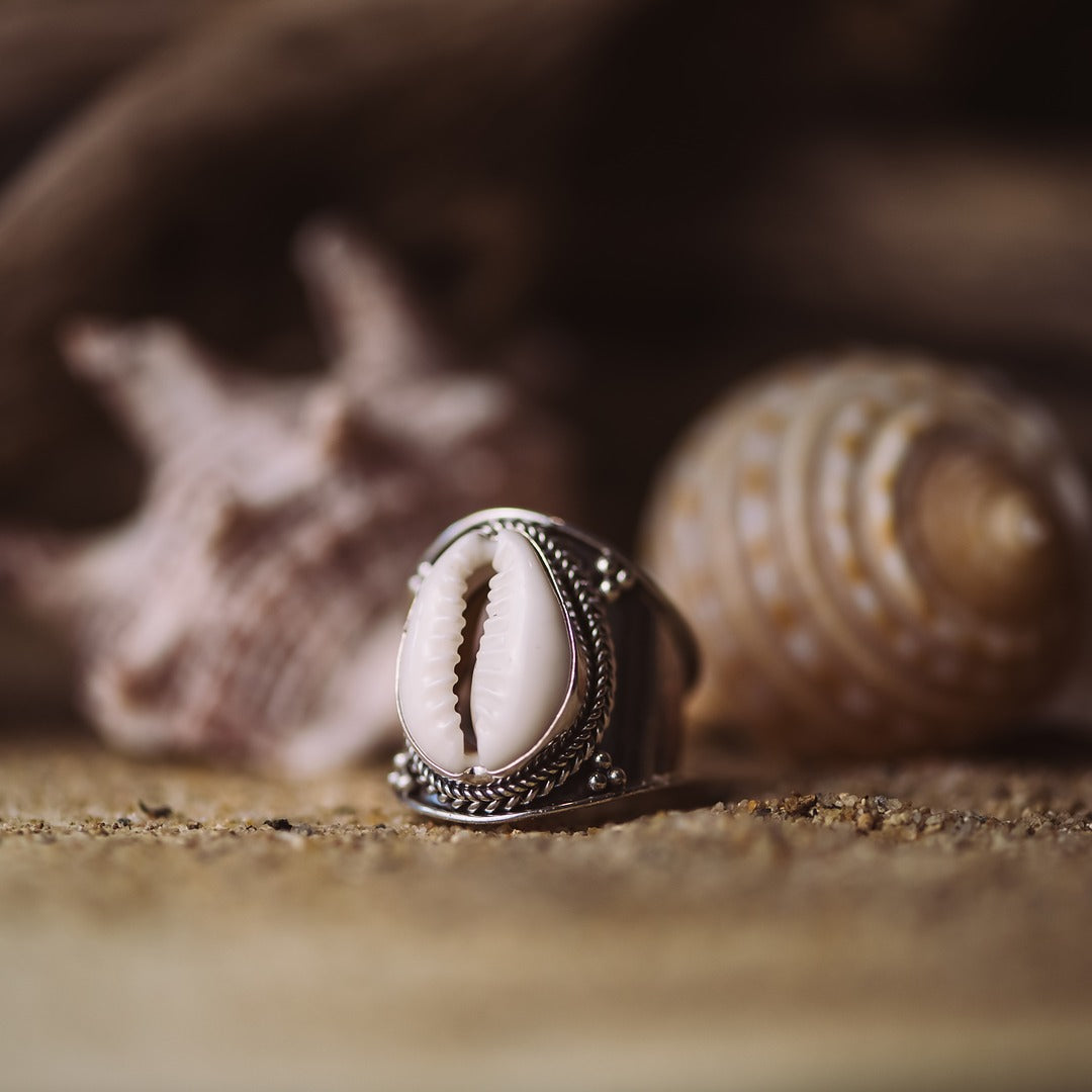 Bold Cowrie Shell Ring