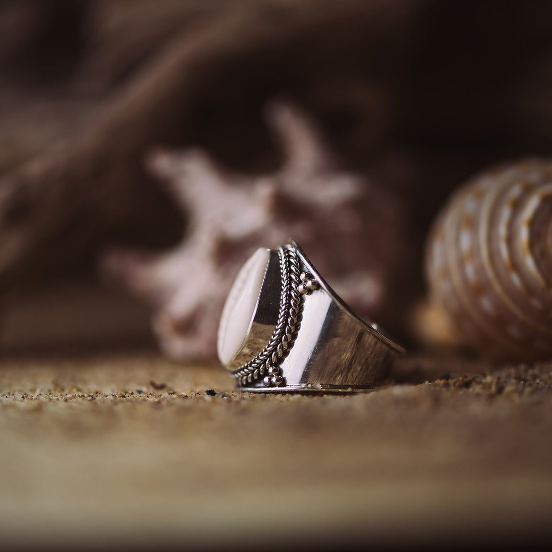 Bold Cowrie Shell Ring