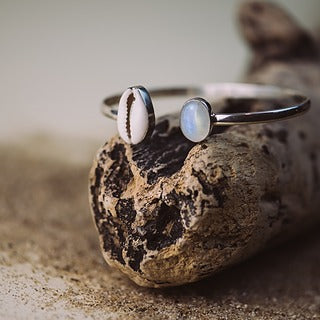 Cowrie Moonstone Bracelet