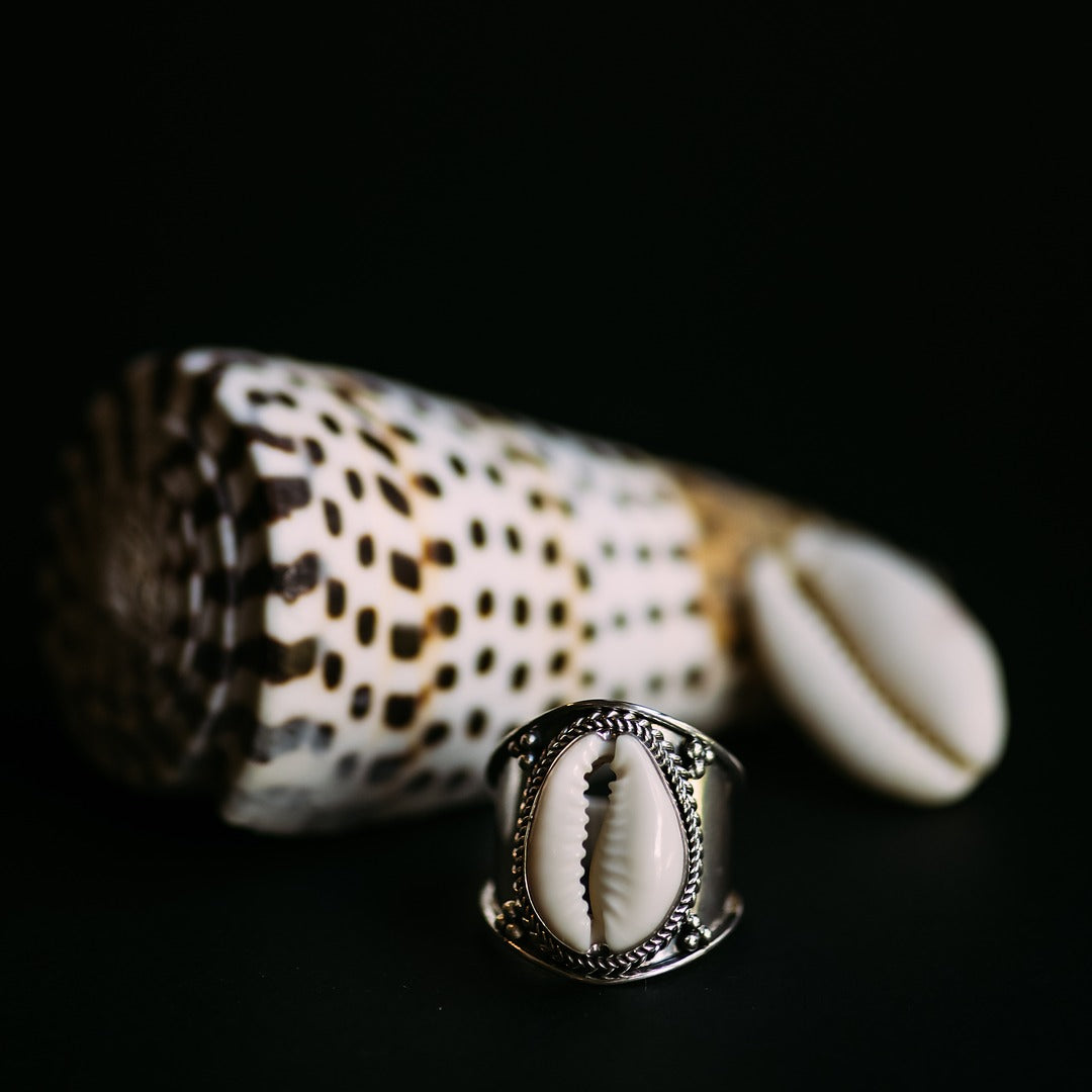 Bold Cowrie Shell Ring