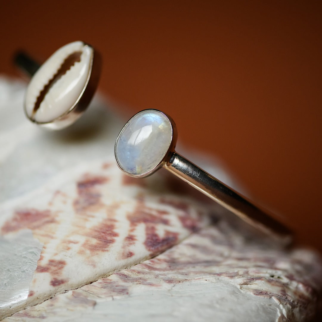 Cowrie Moonstone Bracelet